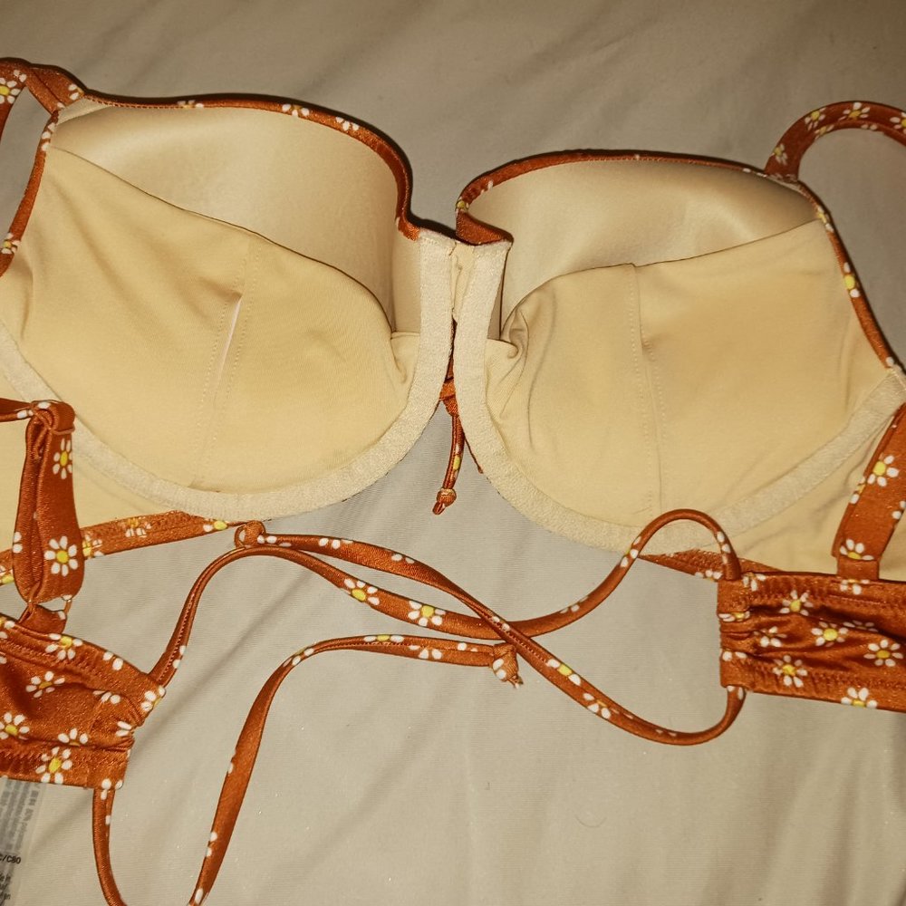 NWT! Ÿictoria's Secret Bikini Top Sz 36C - Picture 3 of 8